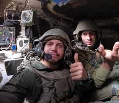 נעים להכיר, אני אביב.