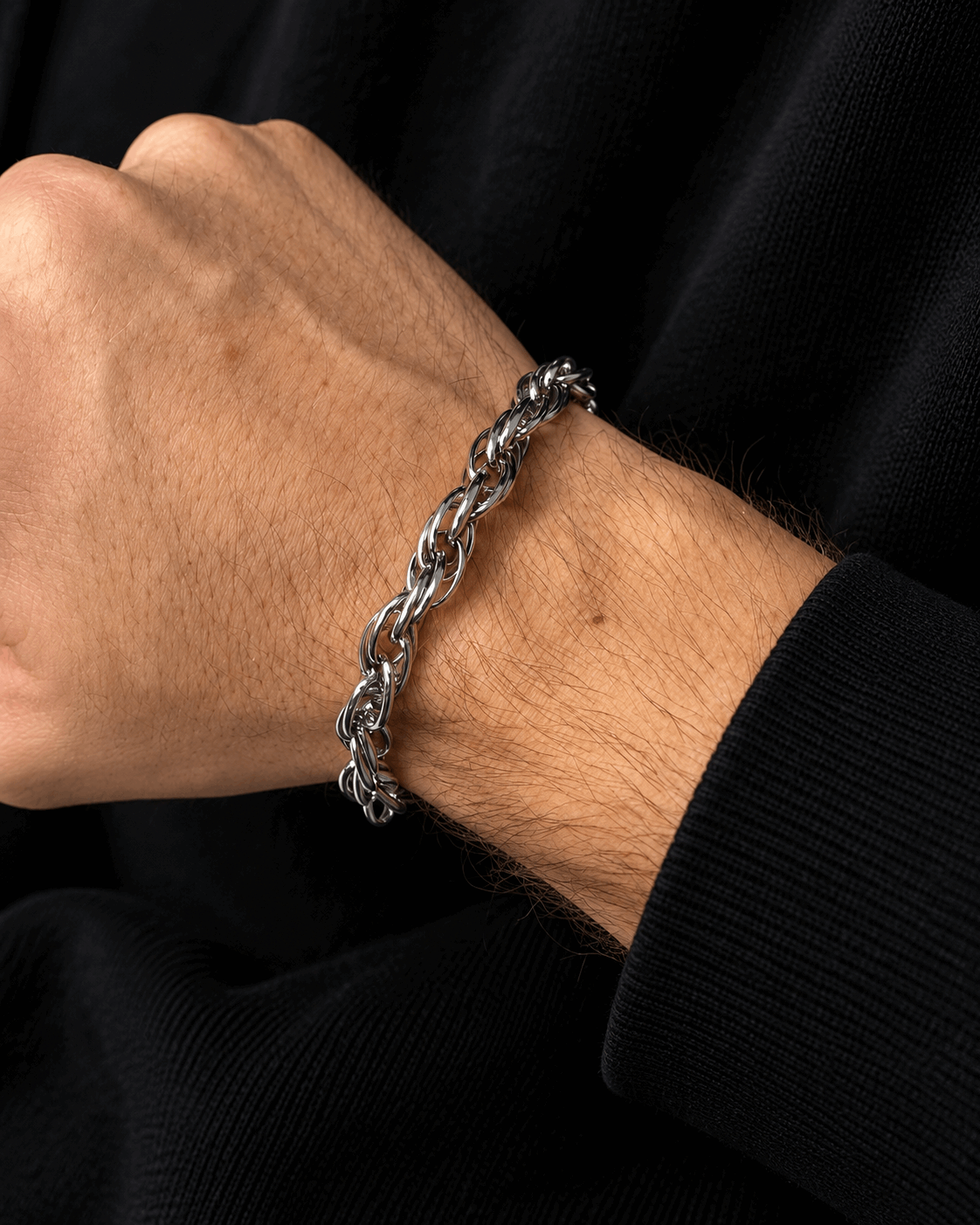 צמיד חבל HELIX בגוון כסף – תקריב על פרק היד